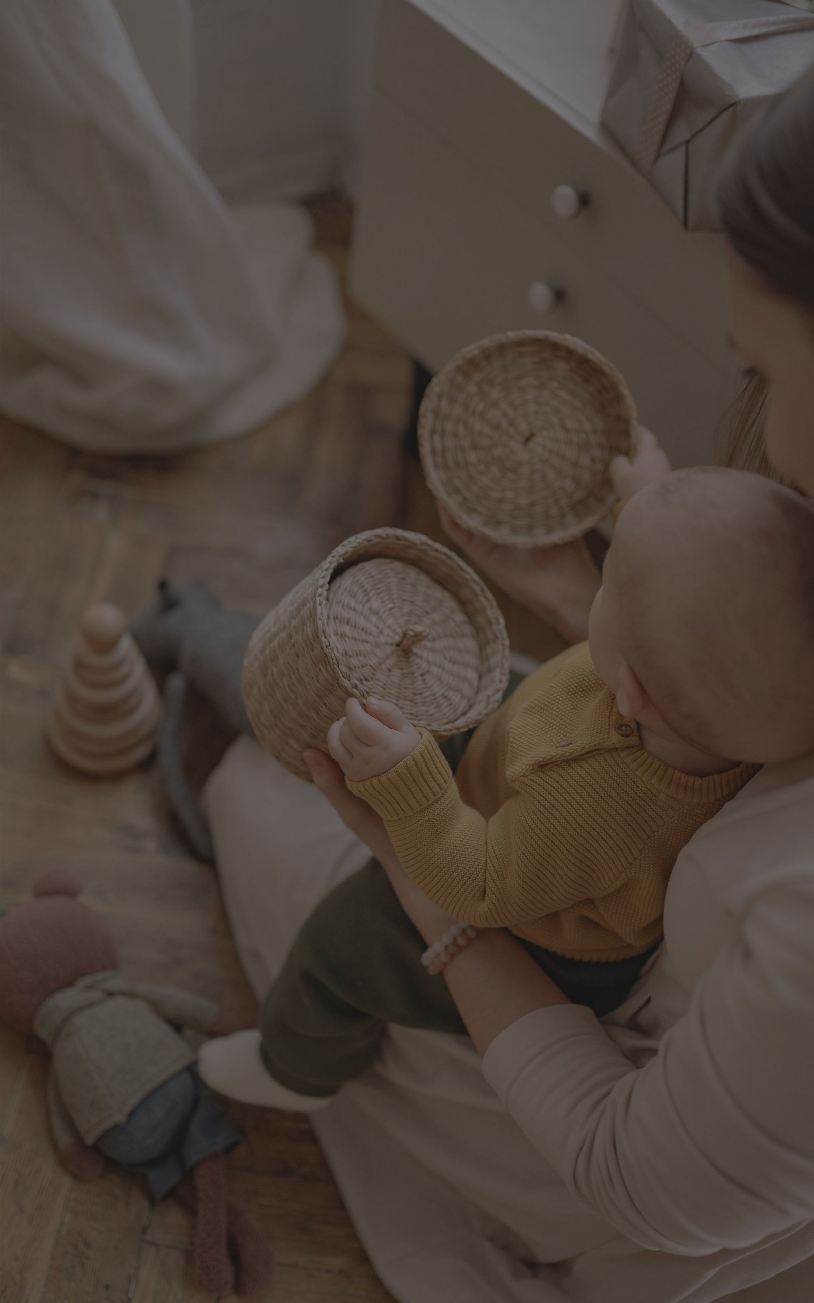 Montessori Aktivitäten für Babys: Schatzkorb ab ca. 6 Monaten
