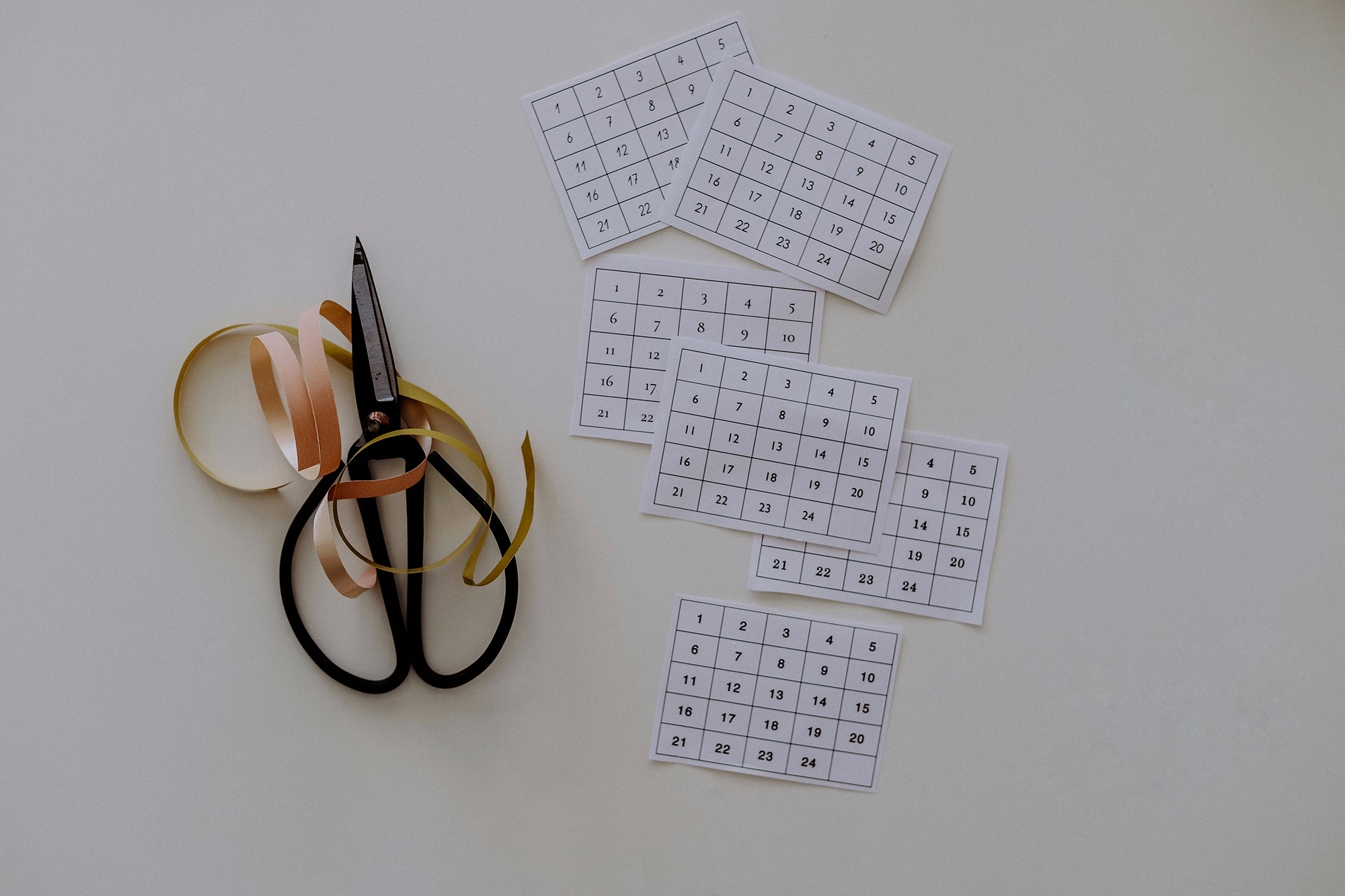 Geschenke selbst machen: DIY Adventskerze, der Mini-Kalender zum Ausdrucken