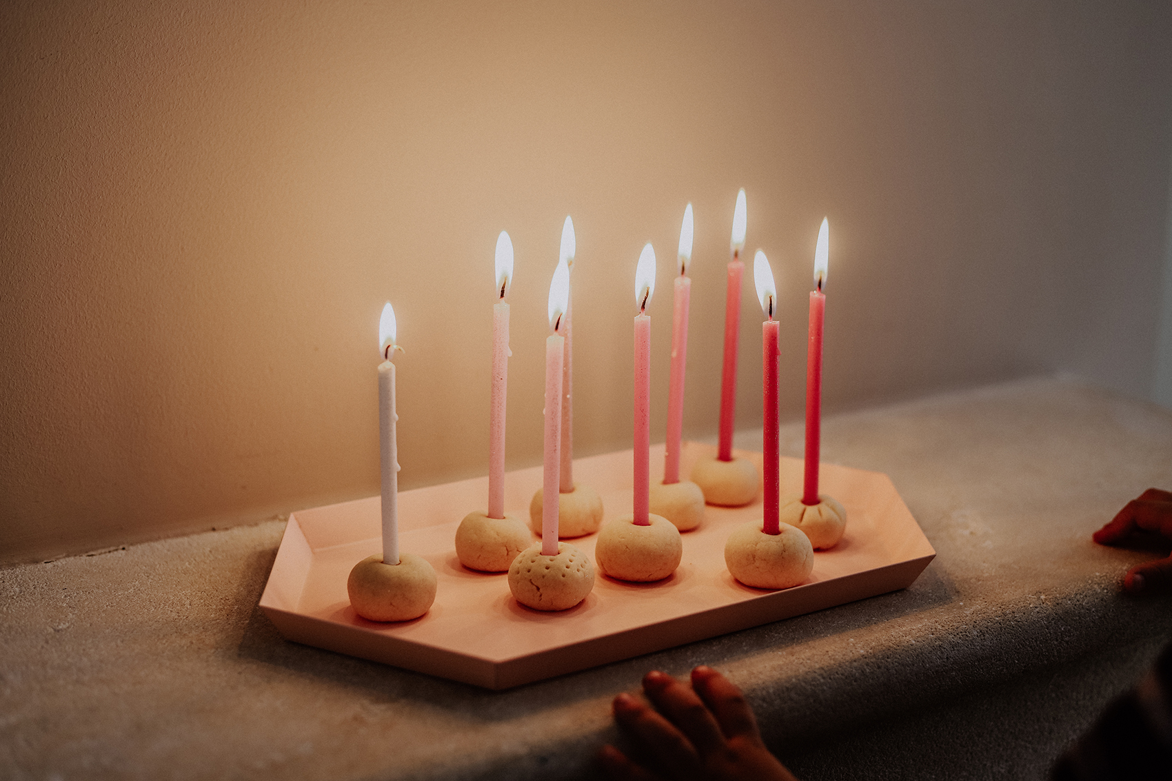 DIY: Minimalistische Kerzenständer in 5 Minuten selbst gemacht 