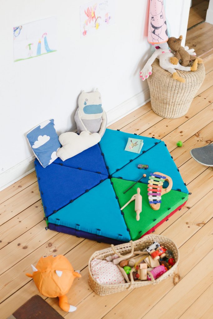 Magnetische Spielmatten von tukluk - unbegrenzte Möglichkeiten im Kinderzimmer.