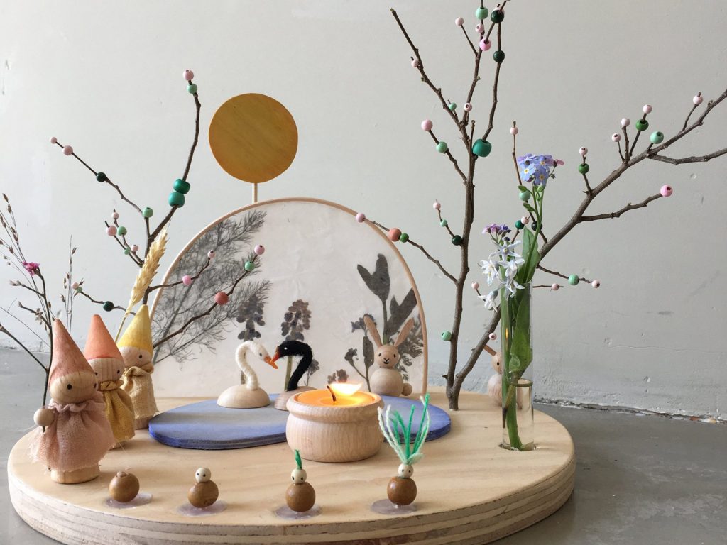 Laine Maison: Liebevoll handgemachte Jahreszeitentisch Sets zum Verlieben