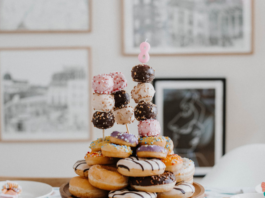 Geburtstagskuchen ohne Backen: Die Donut Torte
