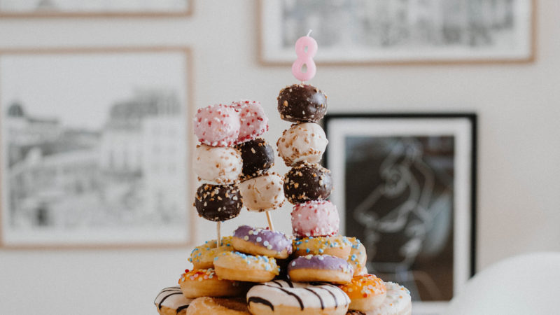 Geburtstagskuchen ohne Backen: Die Donut Torte